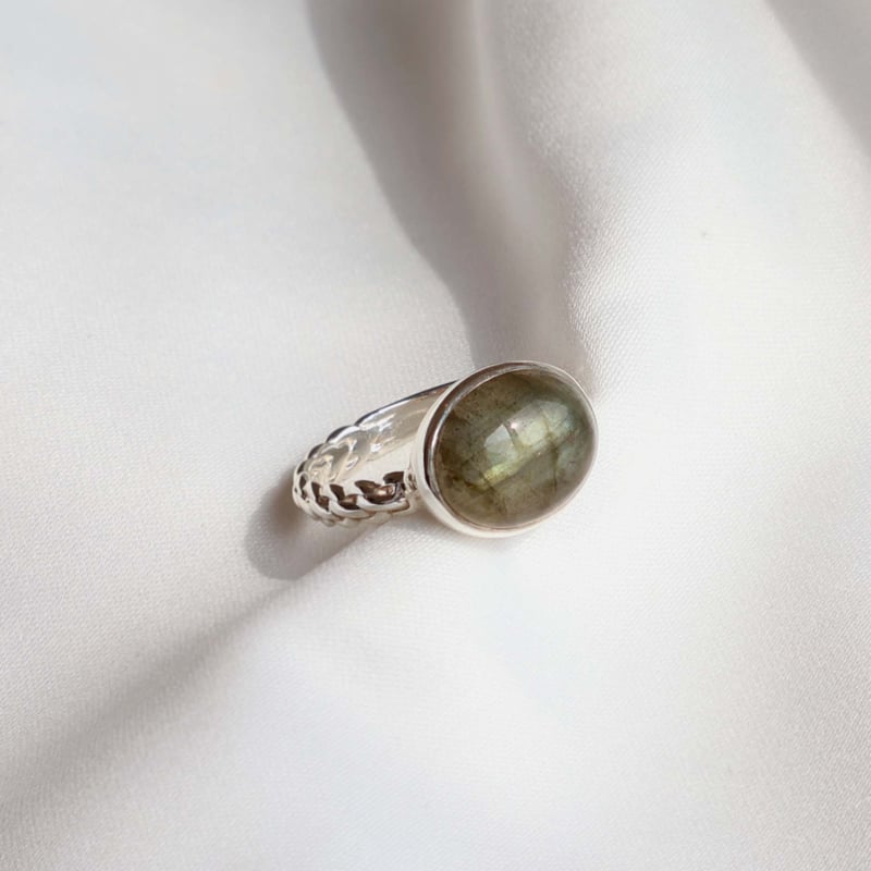 Labradorite Ring | AYA KIYOSHIMA JEWELRY
