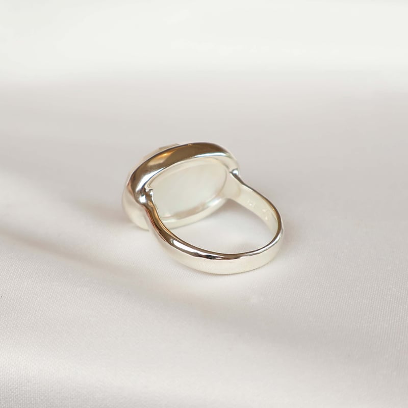 White Shell × Quartz Ring | AYA KIYOSHIMA JEWELRY