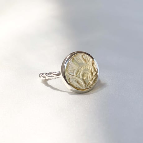 Carving Lemon Quartz Ring