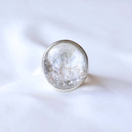 Mica in Quartz Ring