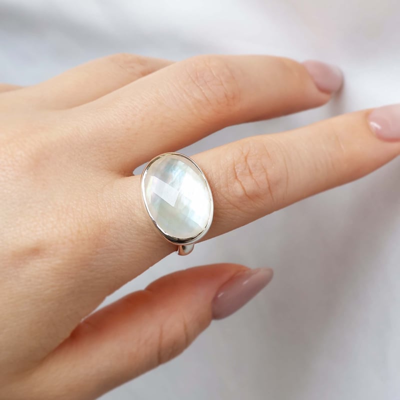 White Shell × Quartz Ring | AYA KIYOSHIMA JEWELRY