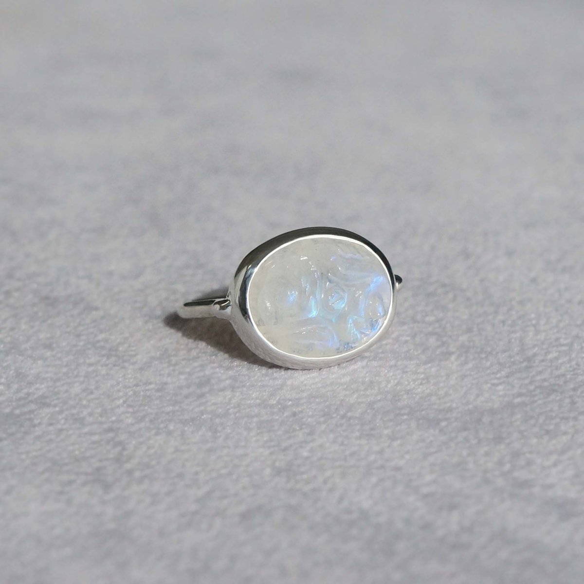 Carving Rainbow Moonstone Ring