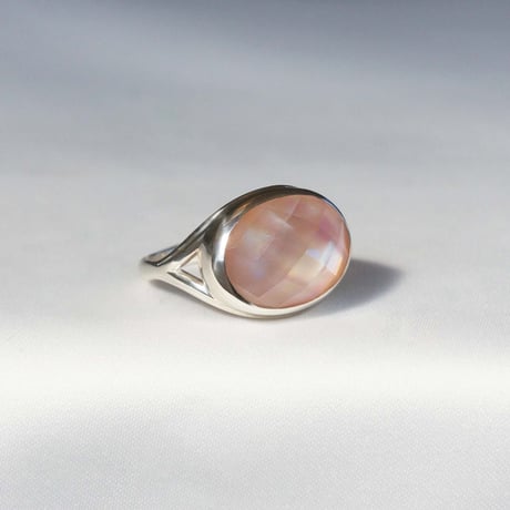 Pink shell × Quartz Ring