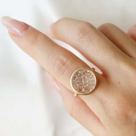 Carving Whitetopaz Ring