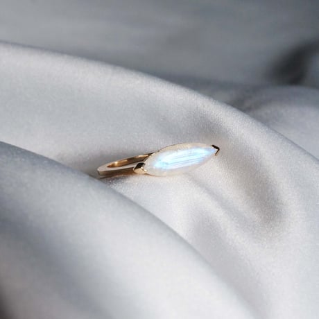 Marquise Ring Rainbow moonstone / k10