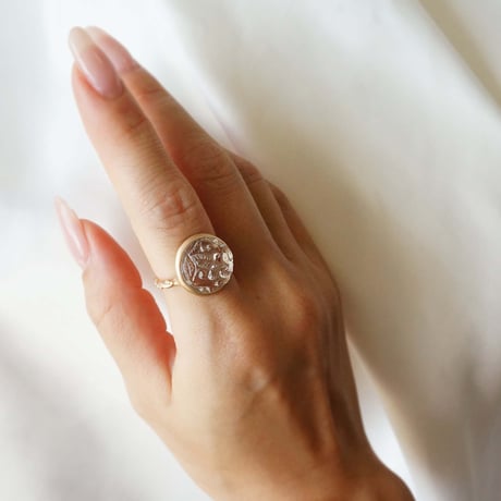 Carving Whitetopaz Ring
