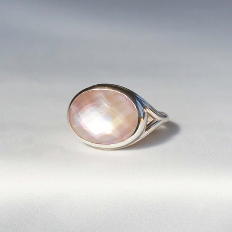 Pink shell × Quartz Ring