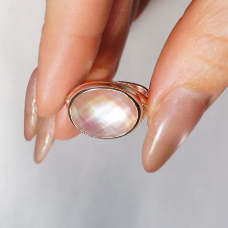 Pink shell × Quartz Ring