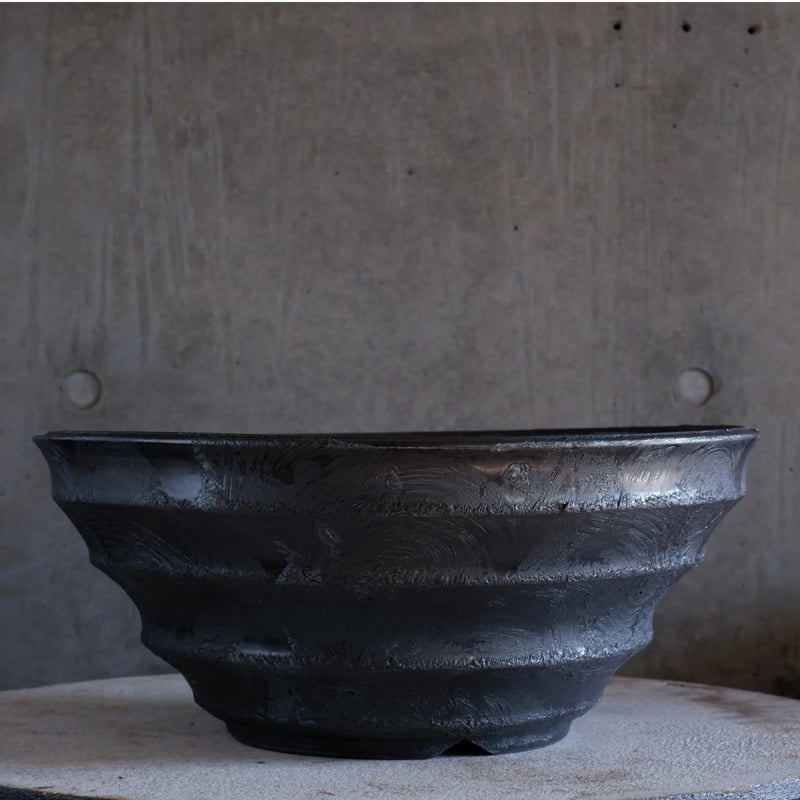 Φ38×h15.5㎝ black鉄彩 pot H4 | 陶 atelier Soel