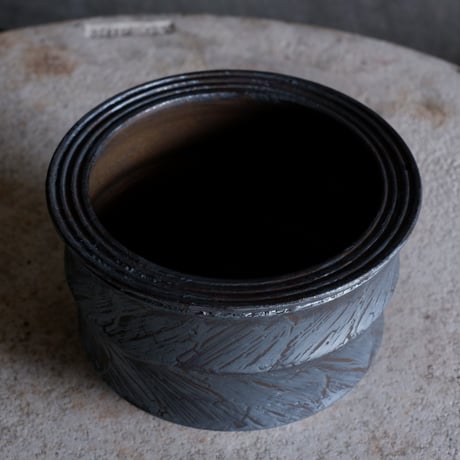 Φ14(in10.8)×h9.8㎝  bronze鉄彩pot  H560