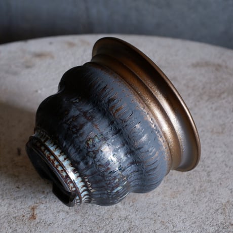 Φ12.2×h9.3㎝  titan bronze鉄彩pot  H403