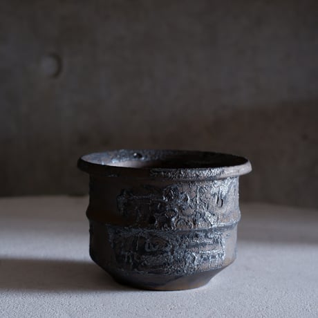 atelier Soel チタンブロンズPOT 大鉢 (B) atelier Soel チタンブロンズPOT 大鉢 (B)