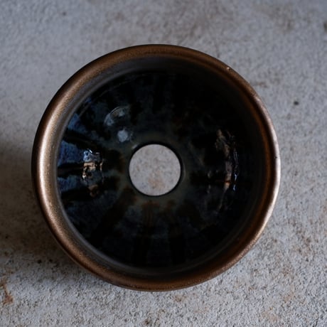 Φ11.3×h8.3㎝  titan bronze鉄彩pot  H407