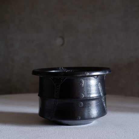 atelier Soel チタンブロンズPOT 大鉢 (B) atelier Soel チタンブロンズPOT 大鉢 (B)