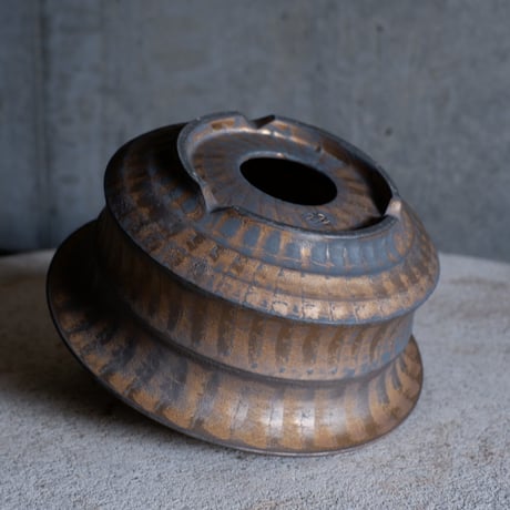 Φ17.5×h8.3㎝  bronze鉄彩pot  H429