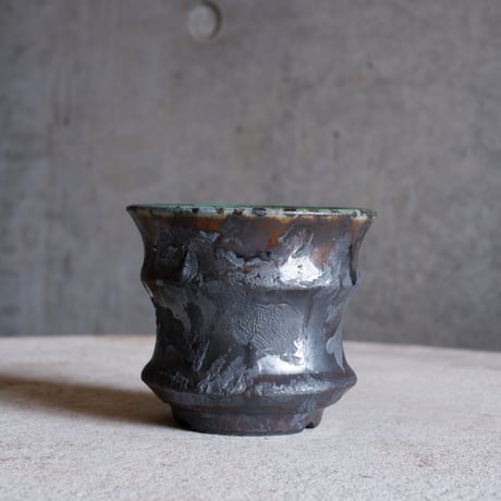 Φ9×h8㎝  鉄釉彩pot  H522