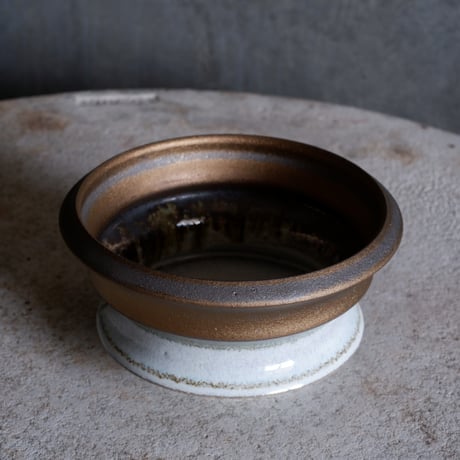 Φ13.7×h7.3㎝ titan bronze pot  H449