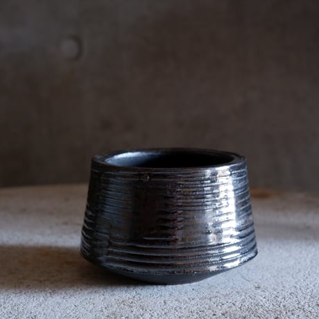 atelier Soel チタンブロンズPOT 大鉢 (A) 陶アトリエsoel pottery workshop (@atelier_soel) • Instagram