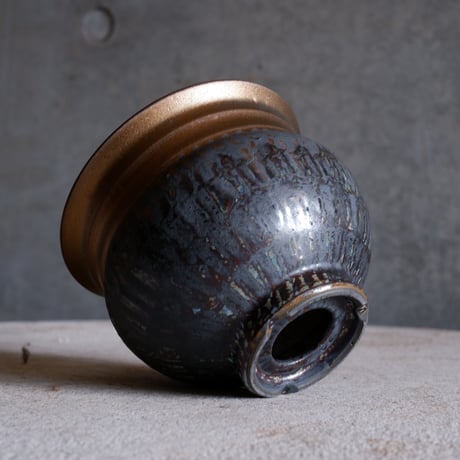 Φ11.3×h9.3㎝  titan bronze鉄彩pot  H405