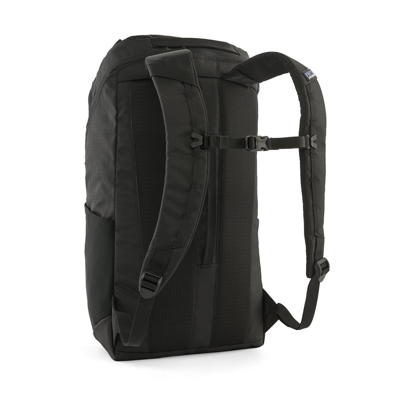 美品　patagonia リュック　ブラックホール　25L パタゴニア - ブラック ホール パック 25L - DISTANCE