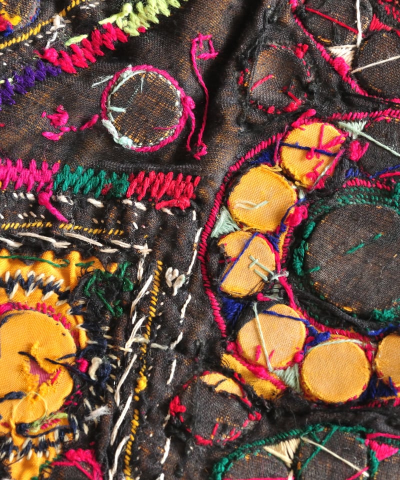 インド】ミラーワーク刺繍入り古布 | WEEKEND SUN インド】ミラーワーク刺繍入り古布 | WEEKEND SUN