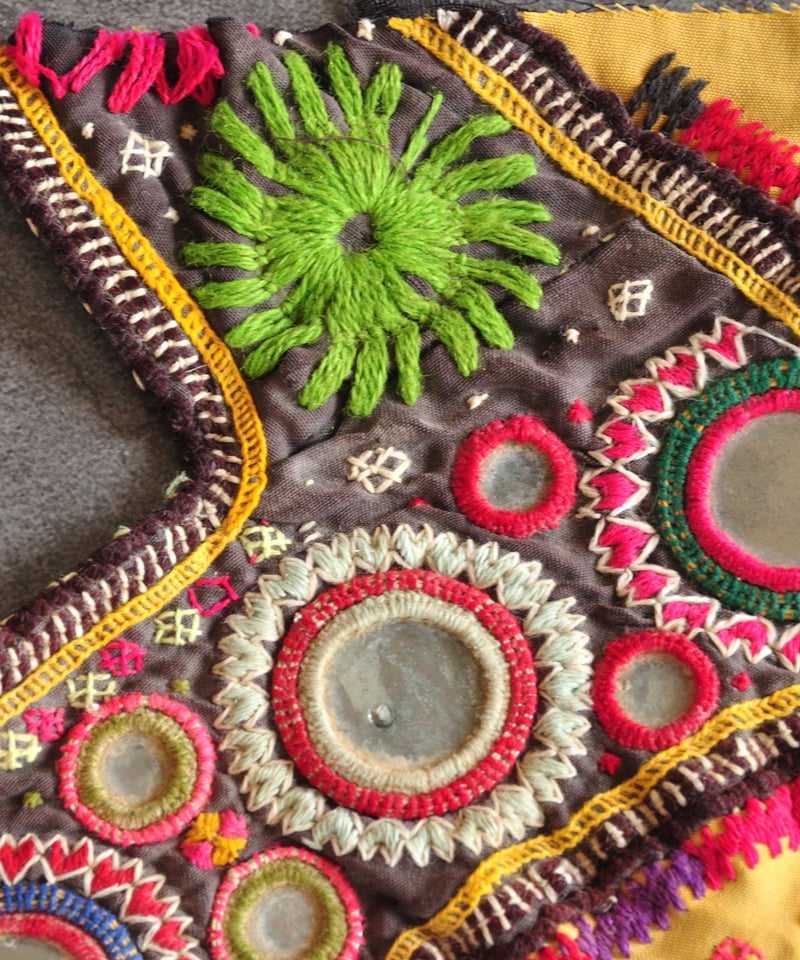 民族衣装、ミラーワーク刺繍、インド、アフガニスタン