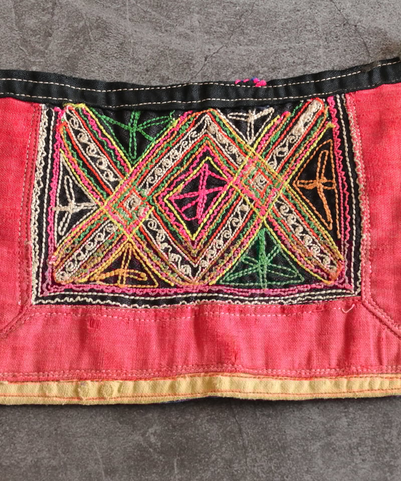 タイ】モン族の刺繍入り古布 | WEEKEND SUN タイ】モン族の刺繍入り古布 | WEEKEND SUN