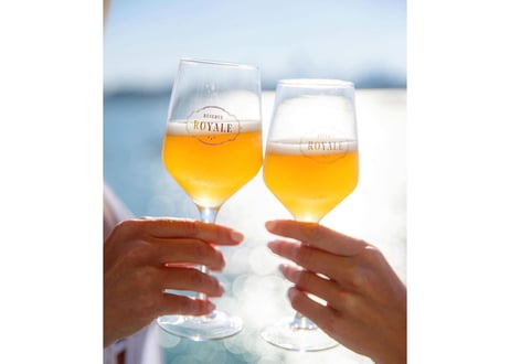 Réserve Royale Blonde 750ml x 18 (専用グラス6脚 + ボトルストッパー付き), Royal Party Set【東京都5セット限定】