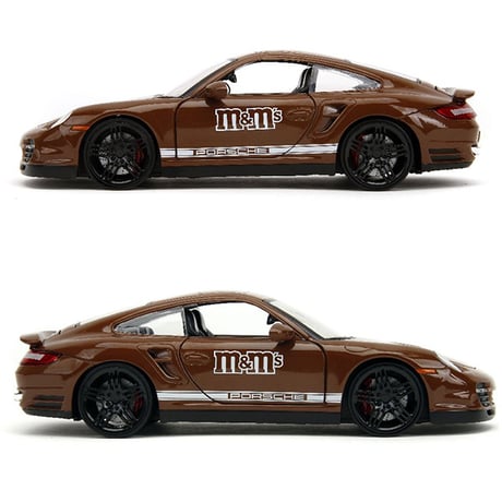 1:24 M&M'S 2007 PORSCHE 911 TURBO w/ BROWN FIGURE