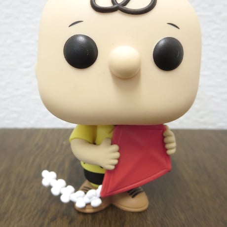 POP! TELEVISION VINYL FIGURE PEANUTS CHARLIE BROWN with KITE