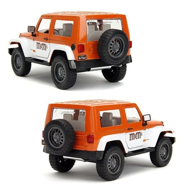 1:24 M&M'S 2007 JEEP WRANGLER w/ ORANGE FIGURE