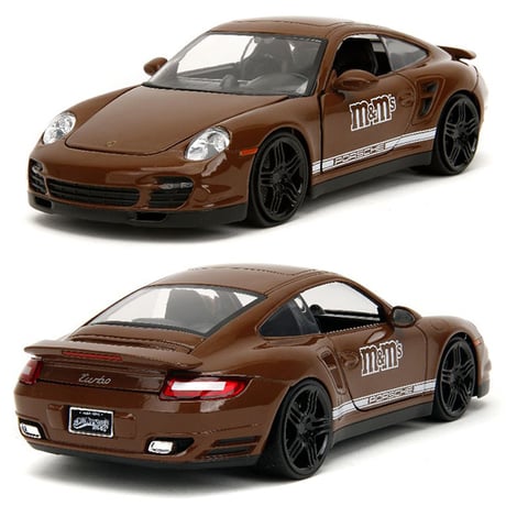1:24 M&M'S 2007 PORSCHE 911 TURBO w/ BROWN FIGURE