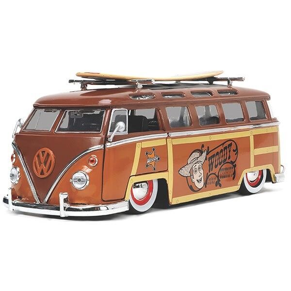 1:24 TOY STORY 1962 VOLKSWAGEN T1 BUS w/ WODDY