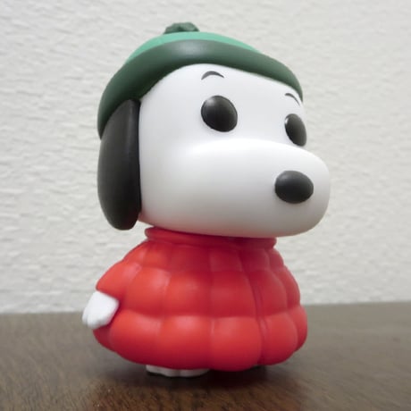 POP! TELEVISION VINYL FIGURE PEANUTS SNOOPY in Coat【FUNKO】