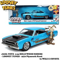 1:24 LOONEY TUNES 1970 Plymouth Road w/WILE E COYOTE