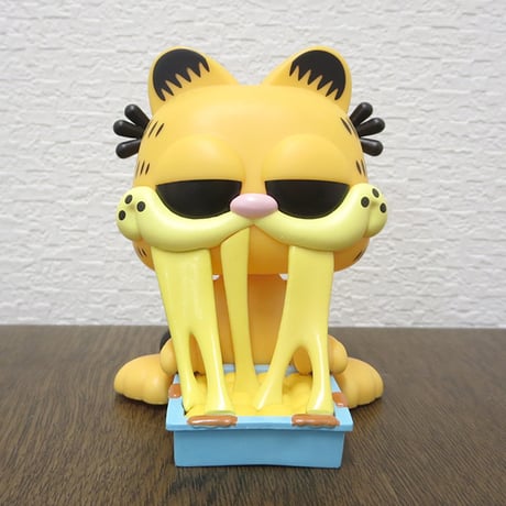 POP! COMICS VINYL FIGURE GARFIELD WITH LASAGNA【FUNKO】