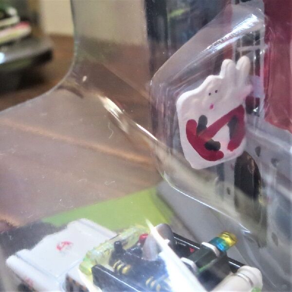 JOHNNY LIGHTNING】 1:64 Ghostbusters Ecto-1 wit
