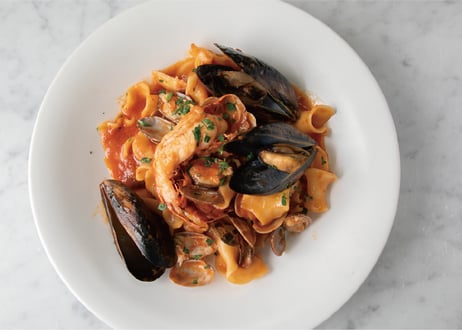 【RESTAURANT DOOR】贅沢ご褒美・生パスタ オマール海老とムール貝のペスカトーレロッソ マファルディーネ  2名様分 [冷凍]