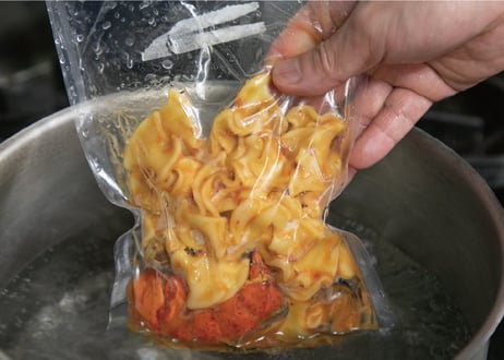 【RESTAURANT DOOR】贅沢ご褒美・生パスタ オマール海老とムール貝のペスカトーレロッソ マファルディーネ  2名様分 [冷凍]