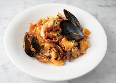 【RESTAURANT DOOR】贅沢ご褒美・生パスタ オマール海老とムール貝のペスカトーレロッソ マファルディーネ  2名様分 [冷凍]