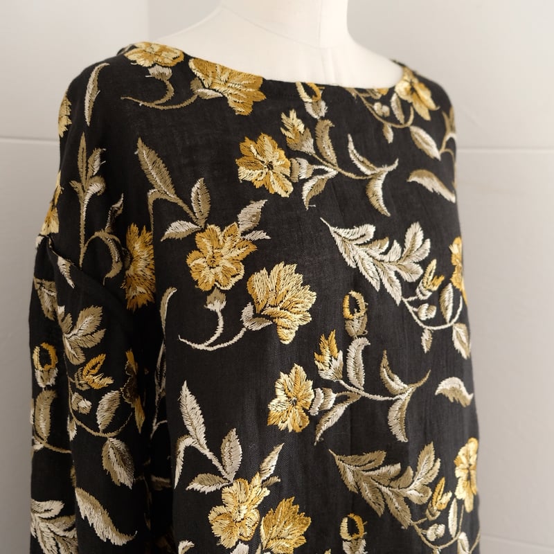 新品　ERiKOKATORi  Flower embroidery shirts ERIKOKATORI】 flower embroidery shirts / flower embroidery