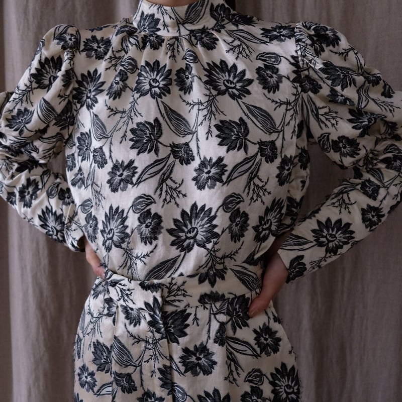 ERiKOKATORi / エリコカトリ | flower jacquard blouse ジャガード シャツ | F | ベージュ/ブラック | レディース ERiKOKATORi / エリコカトリ | flower jacquard blouse