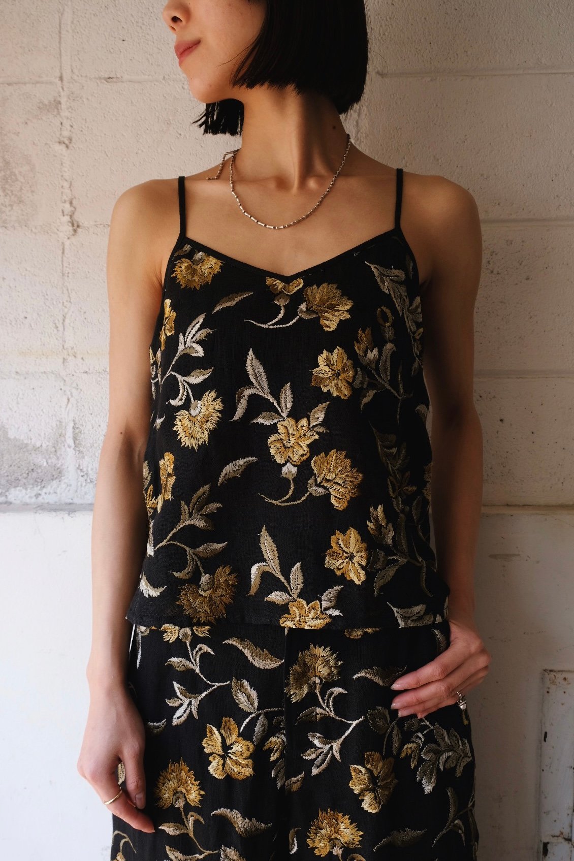 flower embroidery camisole | ERiKOKATORi