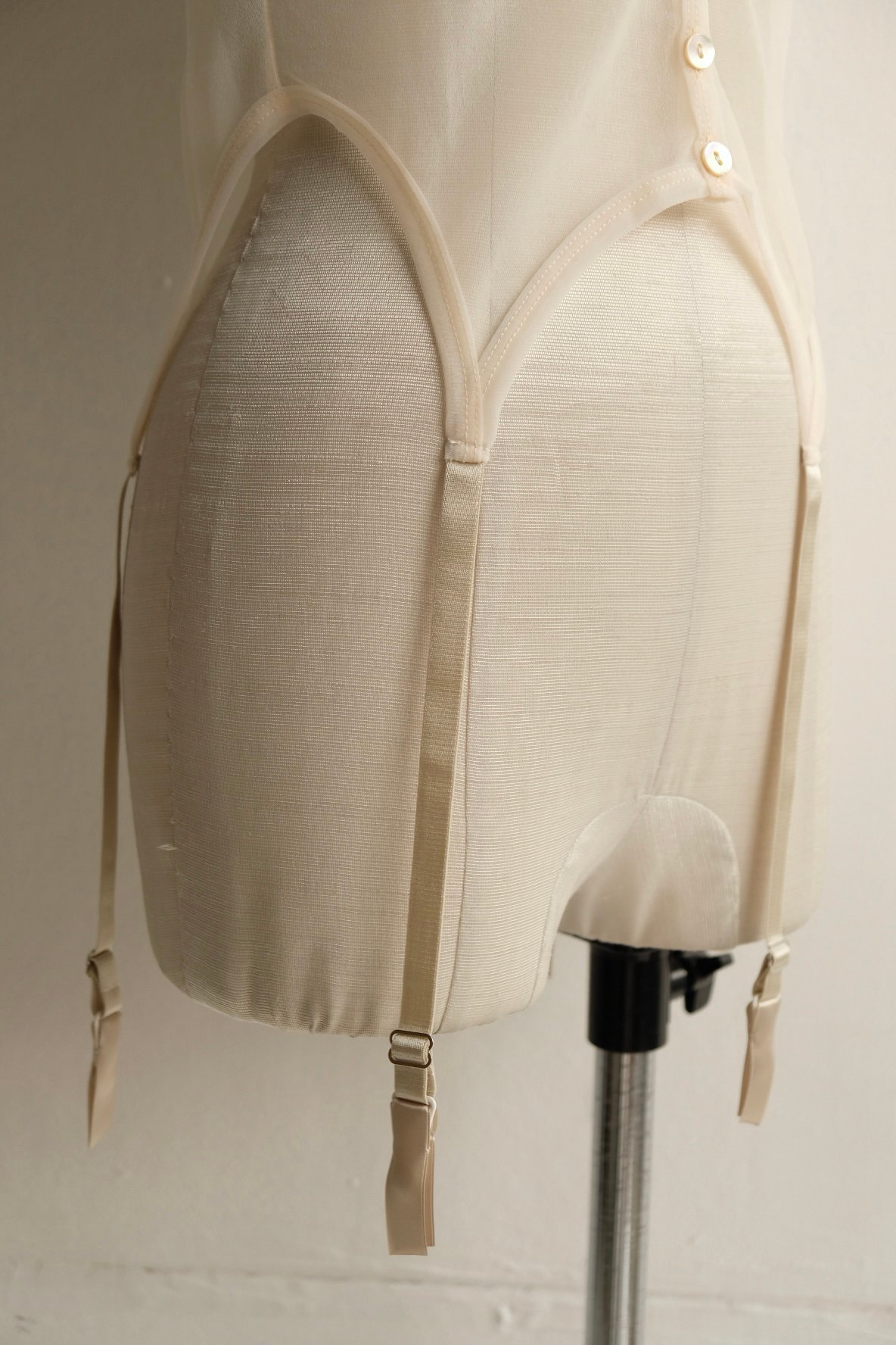 sheer gater tank top | ERiKOKATORi
