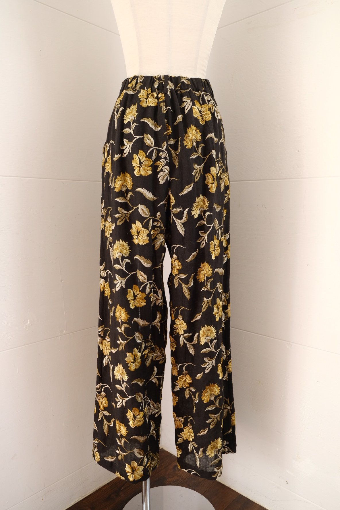 flower embroidery pants | ERiKOKATORi flower embroidery pants | ERiKOKATORi