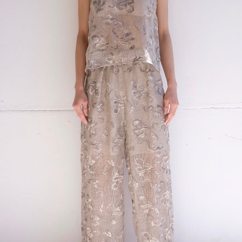 新品 ERiKOKATORi Flower embroidery pants ERiKOKATORi「flower 新品 ERiKOKATORi Flower embroidery pants ERiKOKATORi「flower