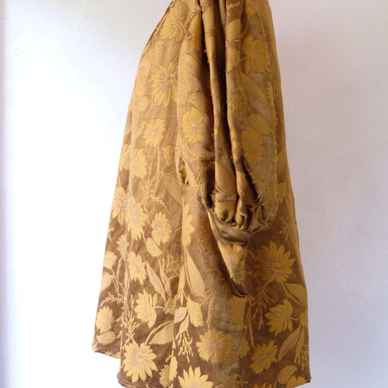erikokatori　shell jacquard cropped ブラウス flower jacquard puffsleeves blouse | ERiKOKATORi