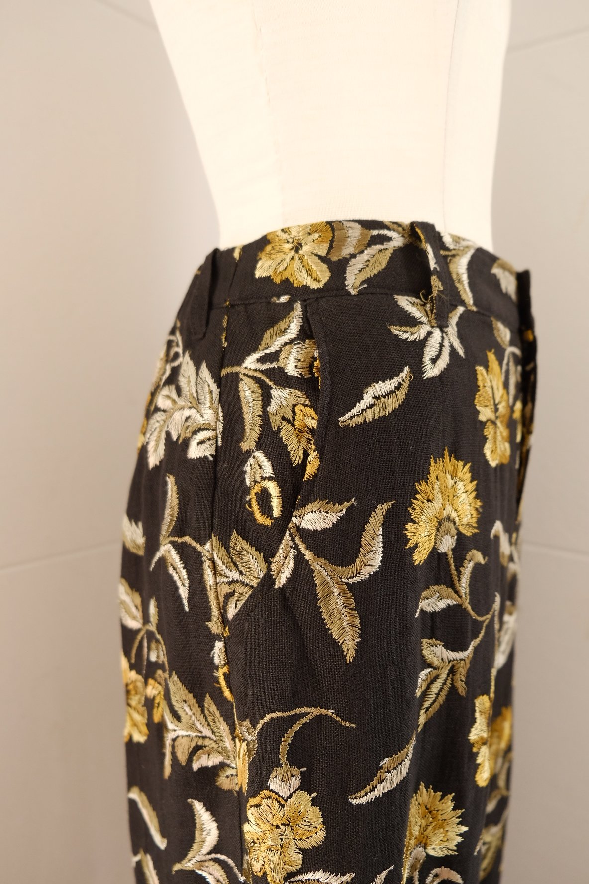 ERiKO KATORi flower embroidery pants
