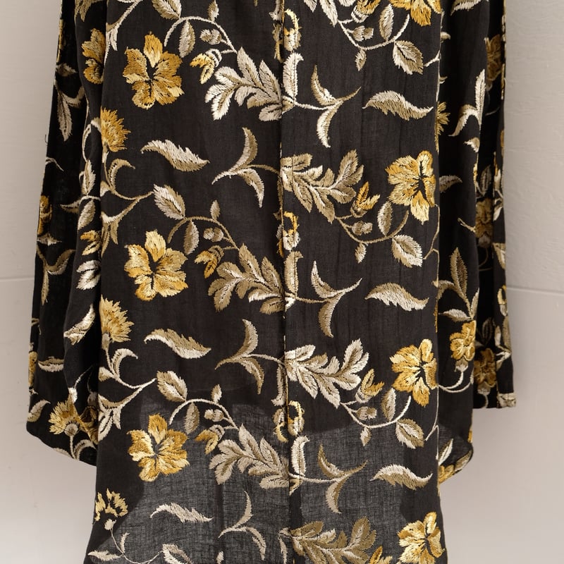 新品　ERiKOKATORi  Flower embroidery shirts ERIKOKATORI】 flower embroidery shirts / flower embroidery
