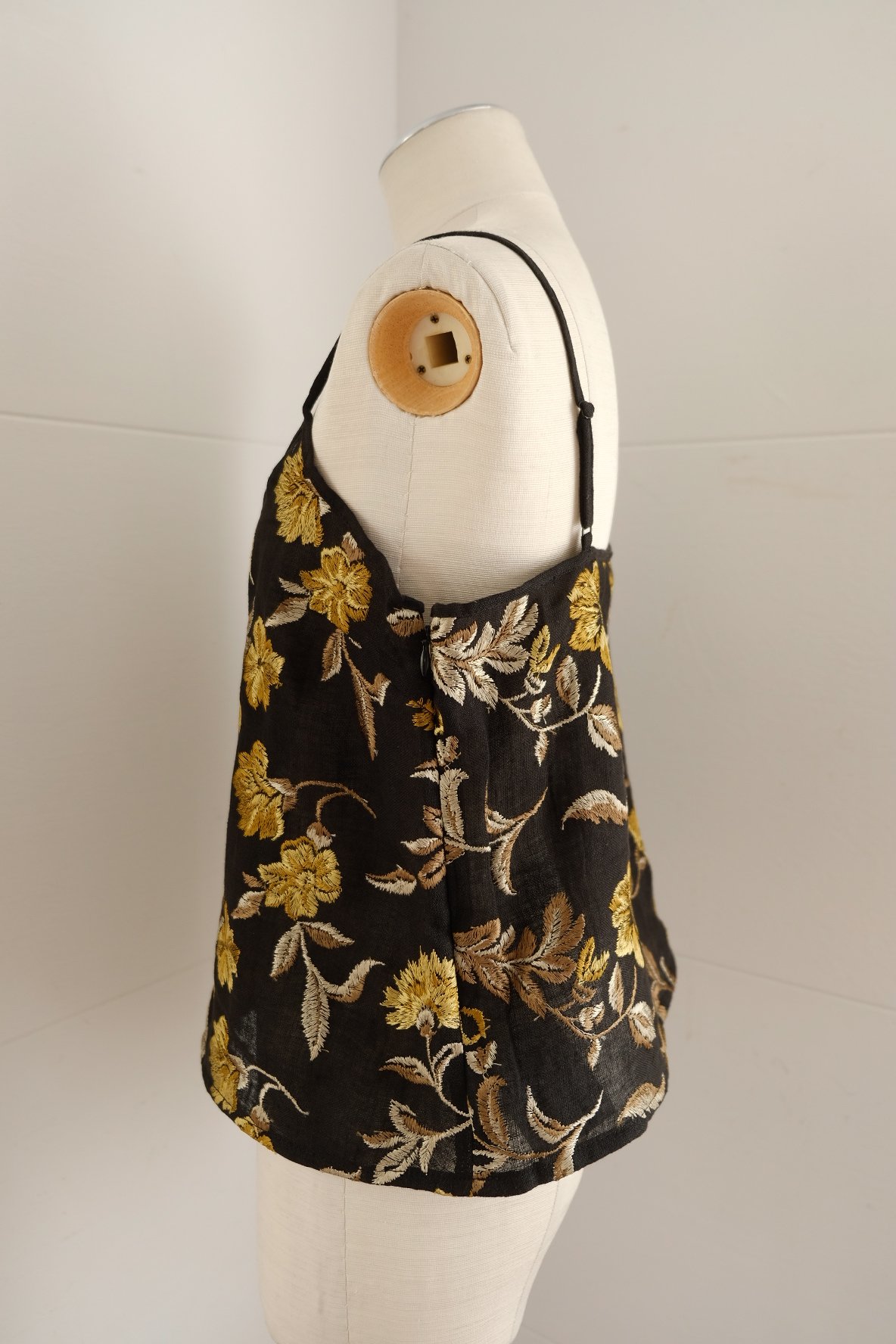 flower embroidery camisole | ERiKOKATORi flower embroidery camisole | ERiKOKATORi